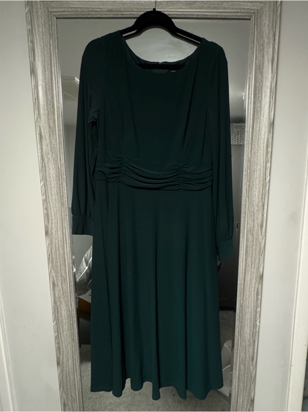 Jessica Howard Dark Green Long-Sleeve Midi Dress